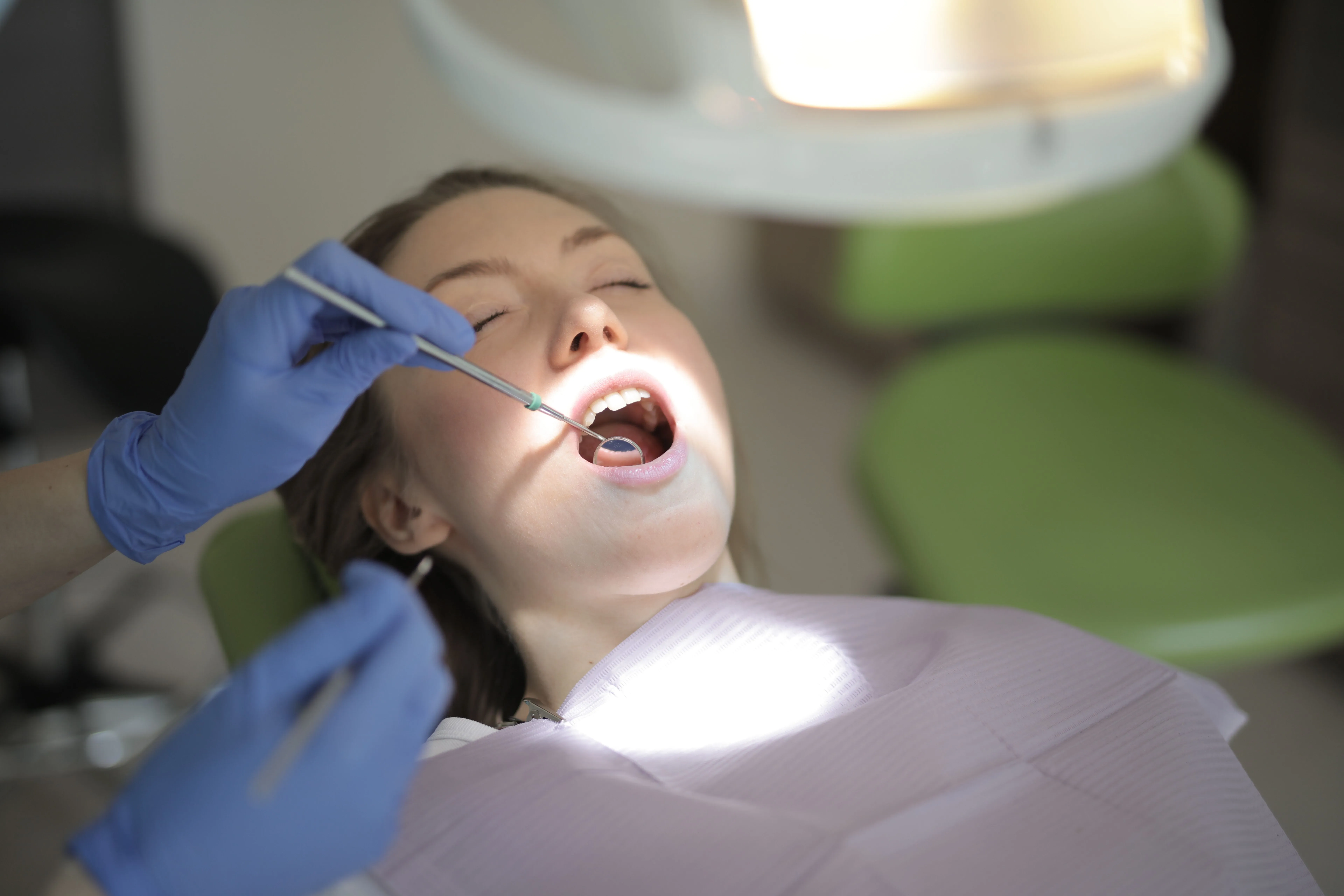 Painless wisdom tooth removal treatment in Lucknow at Brite Smile Dental Care